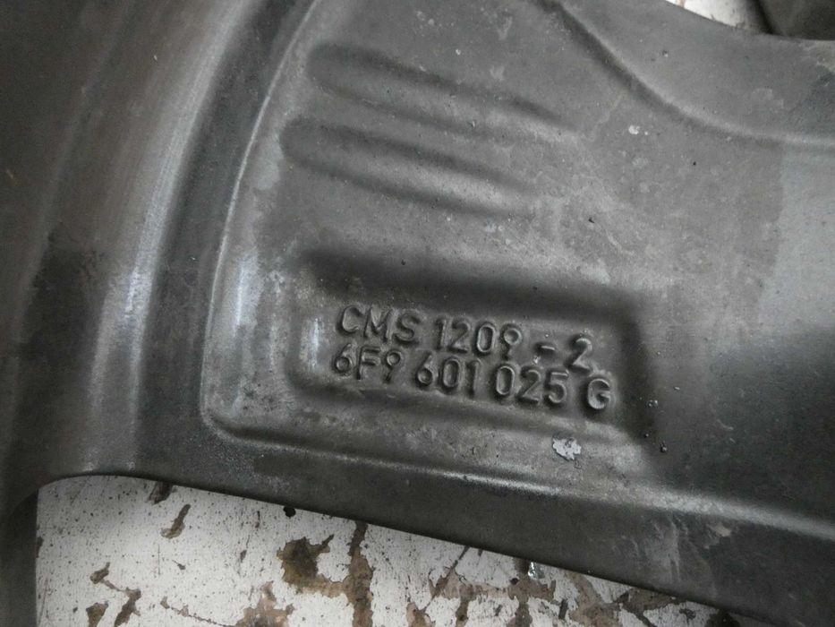 SEAT ARONA Alufelga 5x100 7J ET47 R18 KJ7 6F9 6F9601025G Gorlice