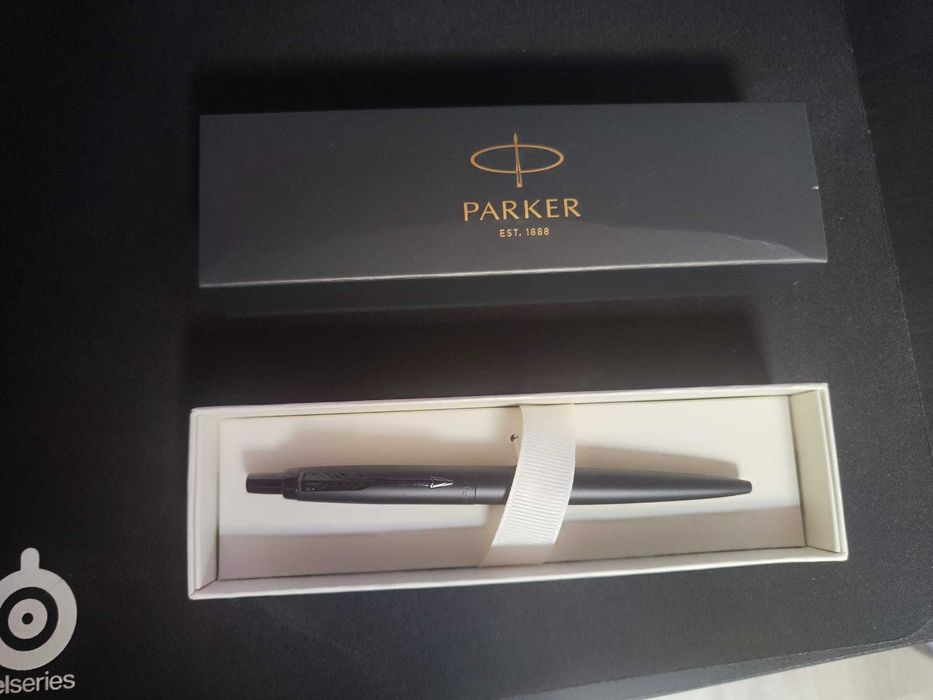 Vendo caneta Parker XL, NOVA, corpo metálico preto mate
