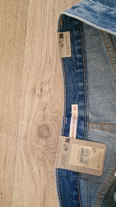 Нові шорти Levi's High Waisted Mom оригінал розмір 28