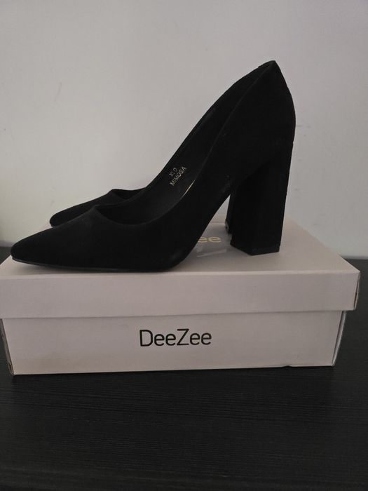 Buty na obcasie DeeZee