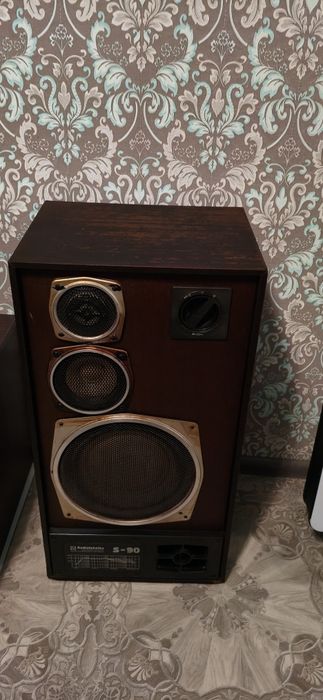 Обменяю две колонки S90 + Усилок