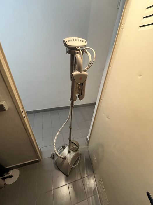 clothes steamer a used one