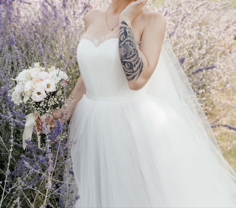 Продам весільну сукню