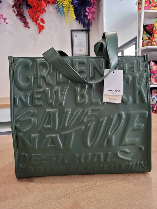 Torba typu shopper z efektem tłoczonych napisów