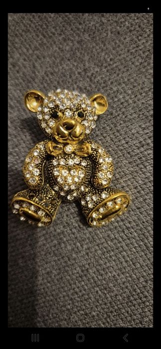 Broszka miś niedźwiedź w kolorze złotym Walentynki błysk glamour