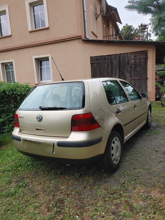Volkswagen Golf 4 1.4 16v 75km 2001r