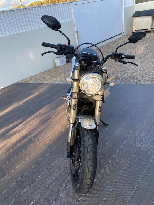 Ducati scrambel 1100 special