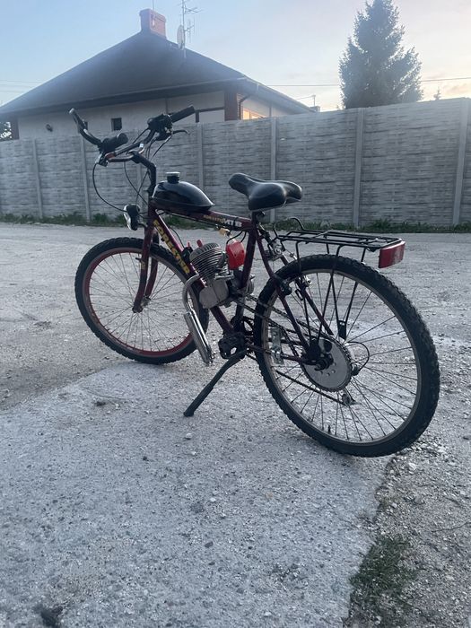 Rower z silnikiem spalinowym