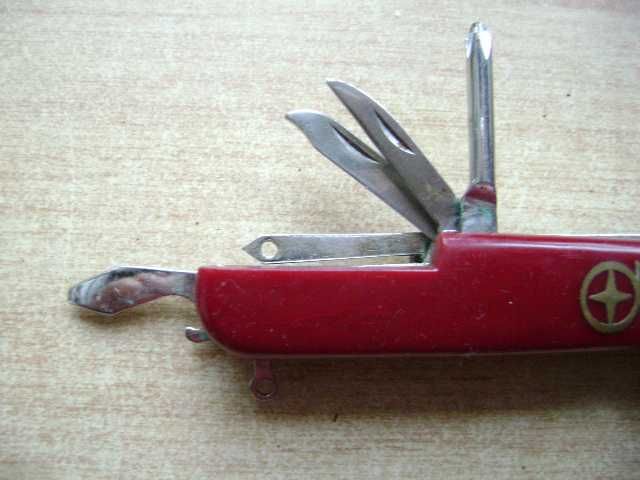 Starocie z PRL - Scyzoryk chiński z urwanym korkociągiem TANIO