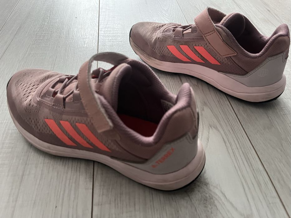 Кросівки , adidas