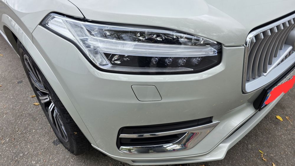VOLVO  XC-90  B5