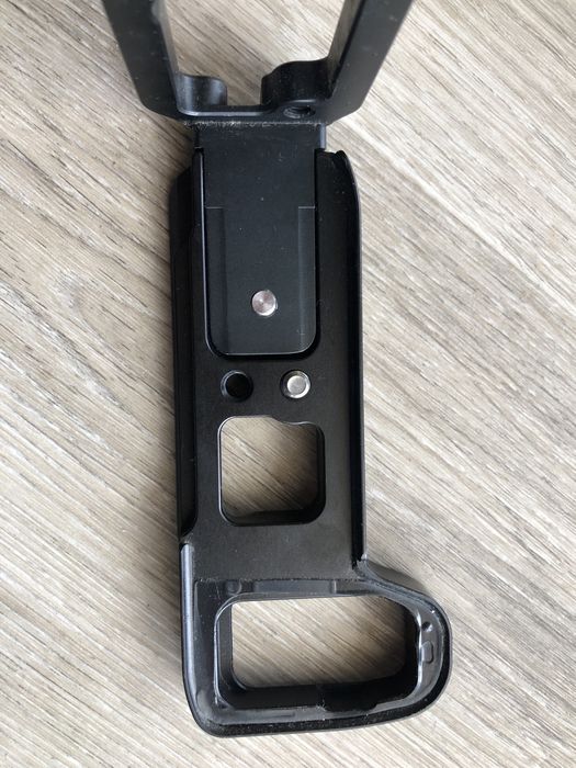 Punho em "L" para sony a7III - marca Gabale