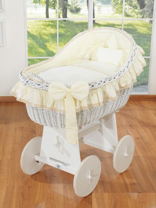 Alcofa- berço de bebé ate 9 mes, tudo incluído