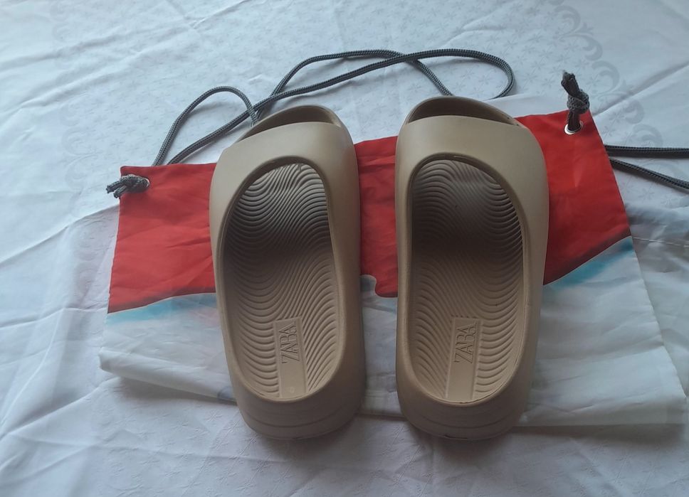 Шлопанці́ для підлітка ,Zara