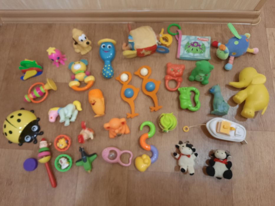 Пакет игрушек. Цена за все