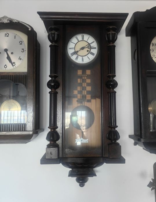 Zegary wiszące działające