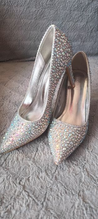 Buty szpilki błyszczące