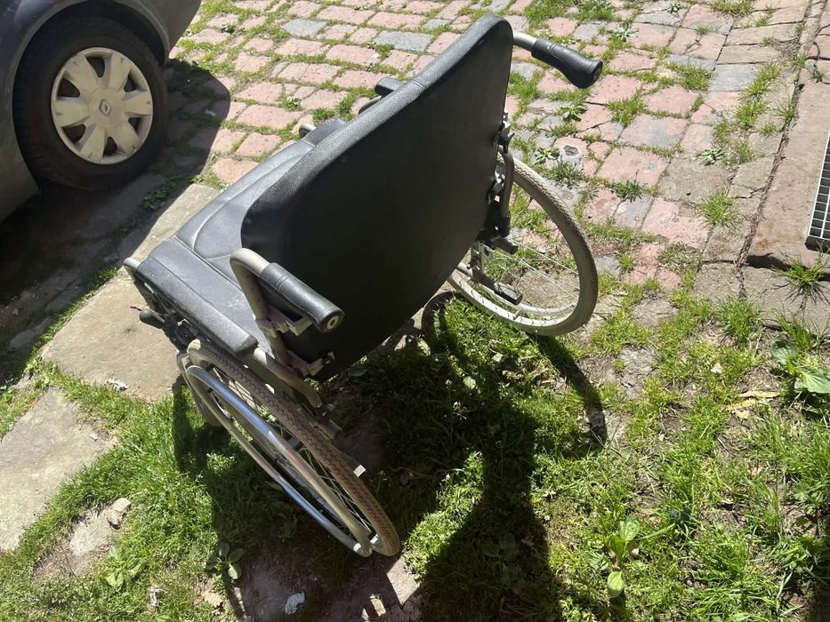 Wózek inwalidzki.