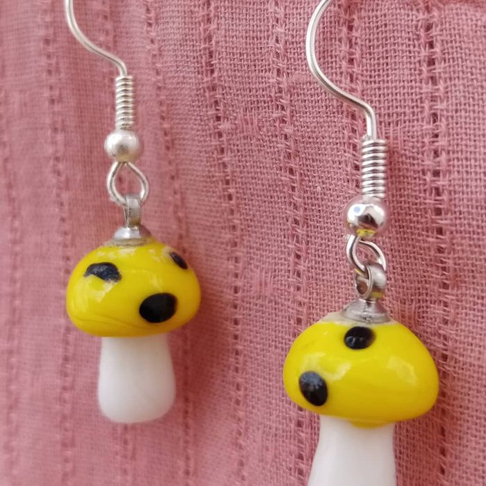 Brincos feitos á mão