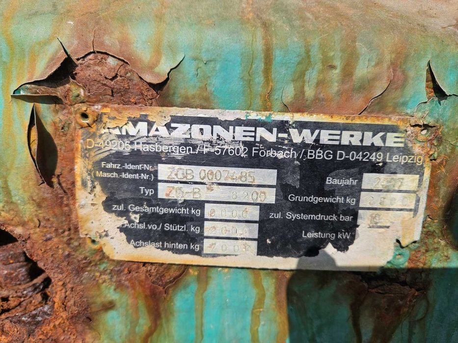 Розкидач добрив Amazone ZGВ-8200