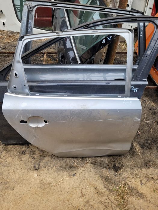 vw polo V 5 drzwi prawy tył prawe tylnie srebrne siwe szare