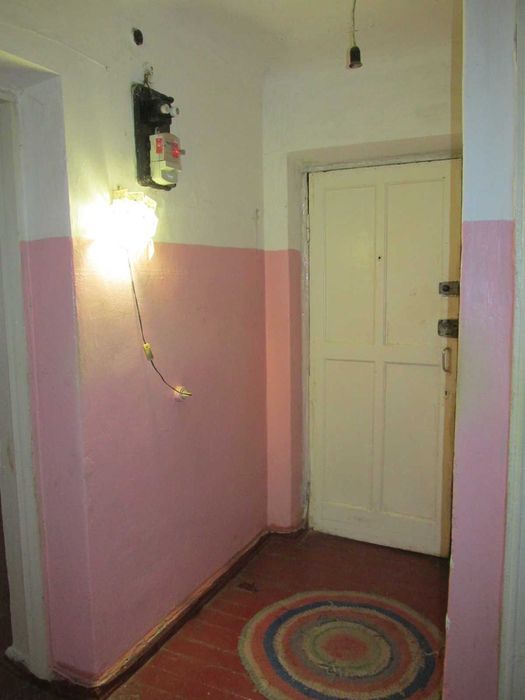 Продам 3 к. кв., р-н Центр-Центр. ринок  -зручно під магазин