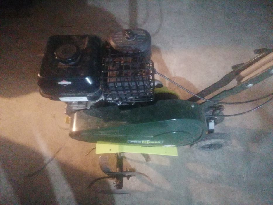 Moto Enxada com motor Briggs & Stratton
