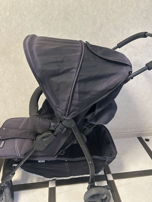 Прогулянкова коляска, візочок