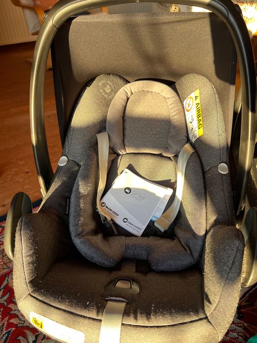 Ovo e base isofix maxi cosi- Cabrio fix, como novo