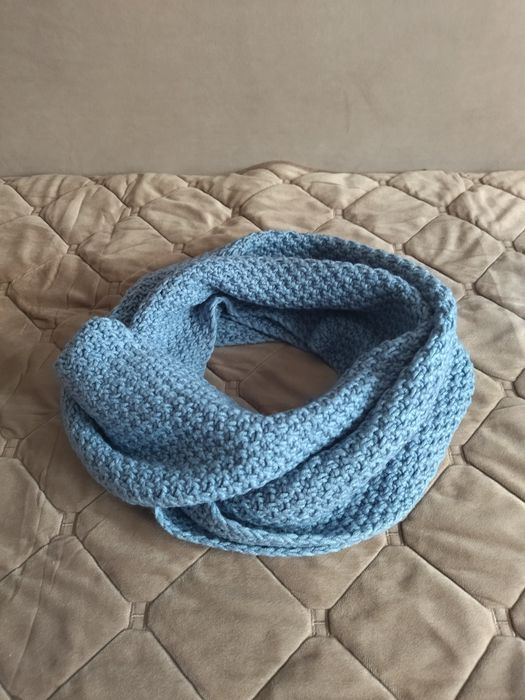 Жіночій шарф хомут