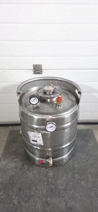 Пивний кег переварений на куб