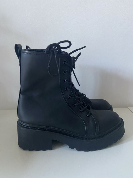 Botas Pretas Tiffosi