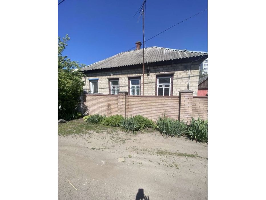 Продаж. 1/2 будинку в тихому центрі ( район Астри)
