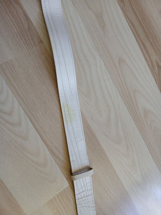 Valentino bialy skorzany pas 100cm