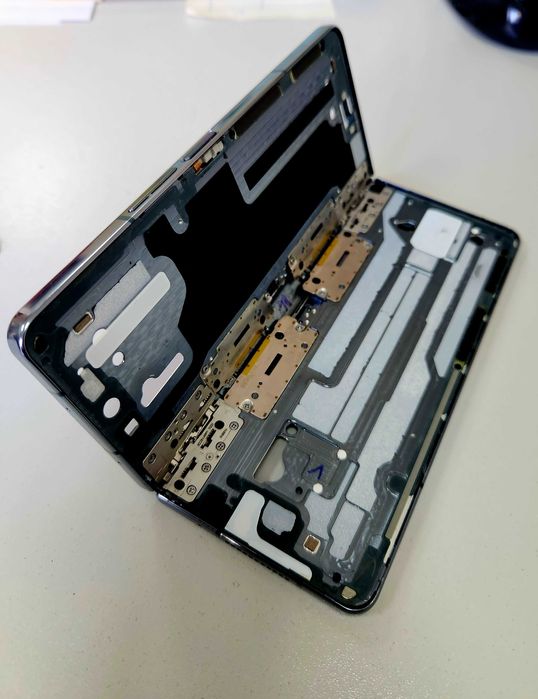 Ремонт дисплеїв механізмів Samsung Fold 2-7, Flip 2-7