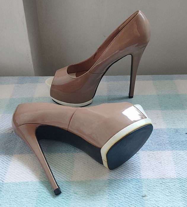 Туфлі жіночі лакові (шкірзамінник) 39 розмір