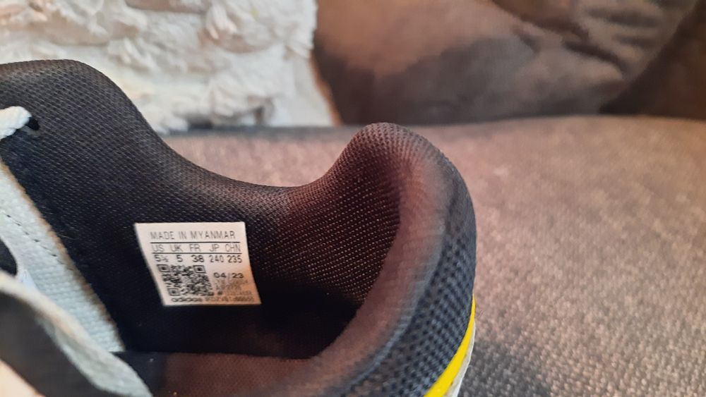 Buty adidas 38 czarno-żółte
