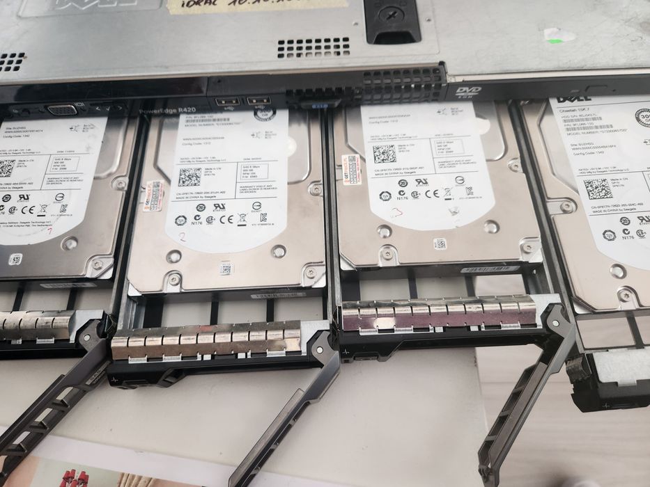 Serwer Dell R420 Xeon 2xE5-2450 Ram48GB 4x300GB