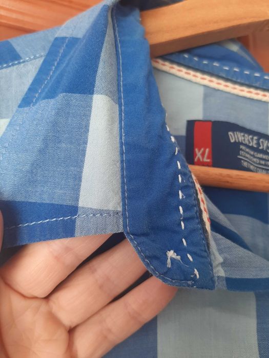 Koszula w niebiesko białą kratę