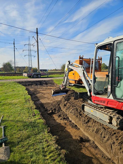 Usługi Minikoparka Koparka Roboty ziemne Wykopy Utwardzanie Równanie