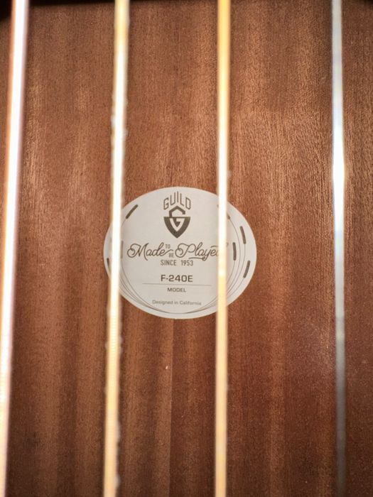 Guitarra acustica guild F240 E com case gator