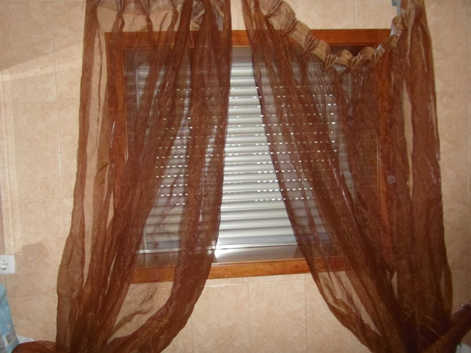 Cortinados prender de lado com fitas
