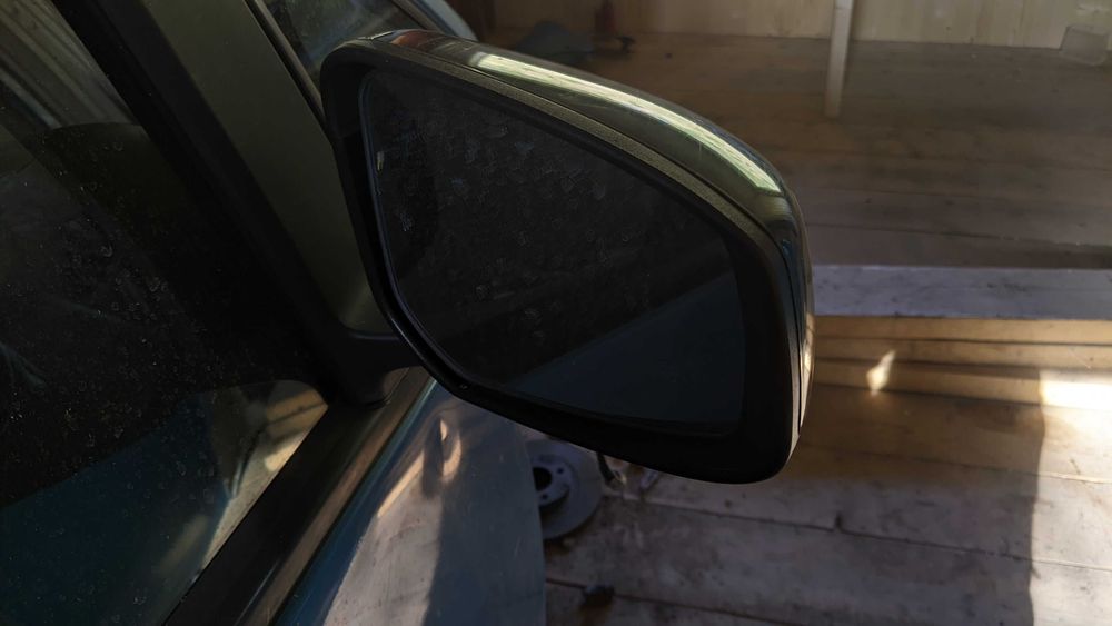 Зеркало праве в зборі Citroen C-Zero Peugeot ion mitsubishi i-miev
