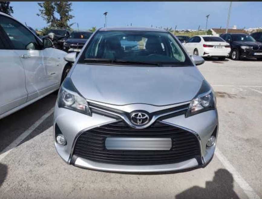 TOYOTA Yaris Salvado