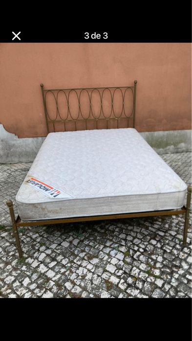 Cama de casal com colchão em bom estado