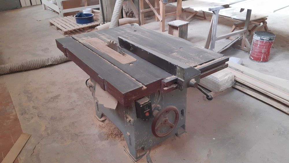 Станок циркулярка продольного розпилу деревини