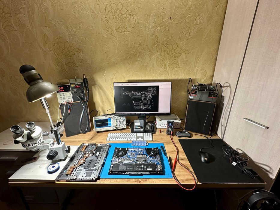 Ремонт та обслуговування ноутбуків, ремонт смартфонів.