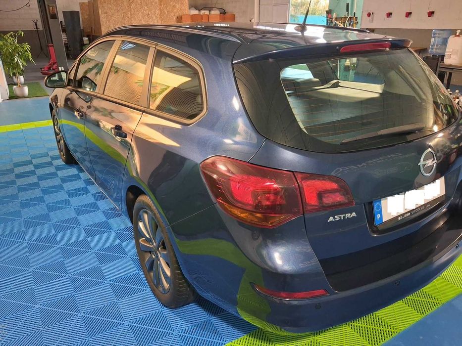 Opel Astra Sports Tourer 1.3 CDTI Cosmo - Muito Bem Equipada! — photo 5
