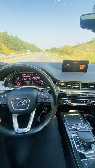 Авто в оренду з водієм Audi Q7