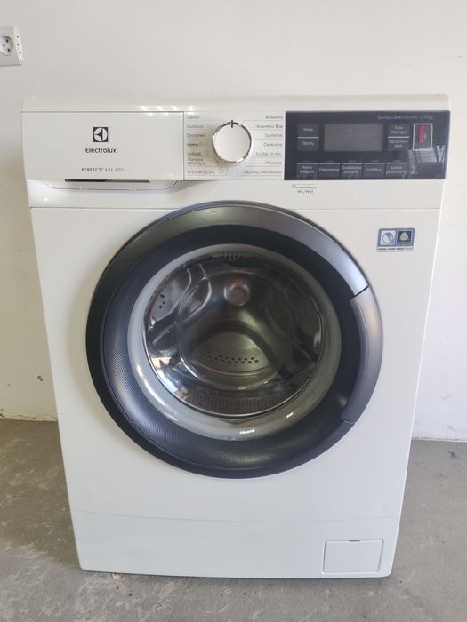 Пральна машинка Elektrolux з Європи 7 kg.1200 об.хв..Вузька 45 см